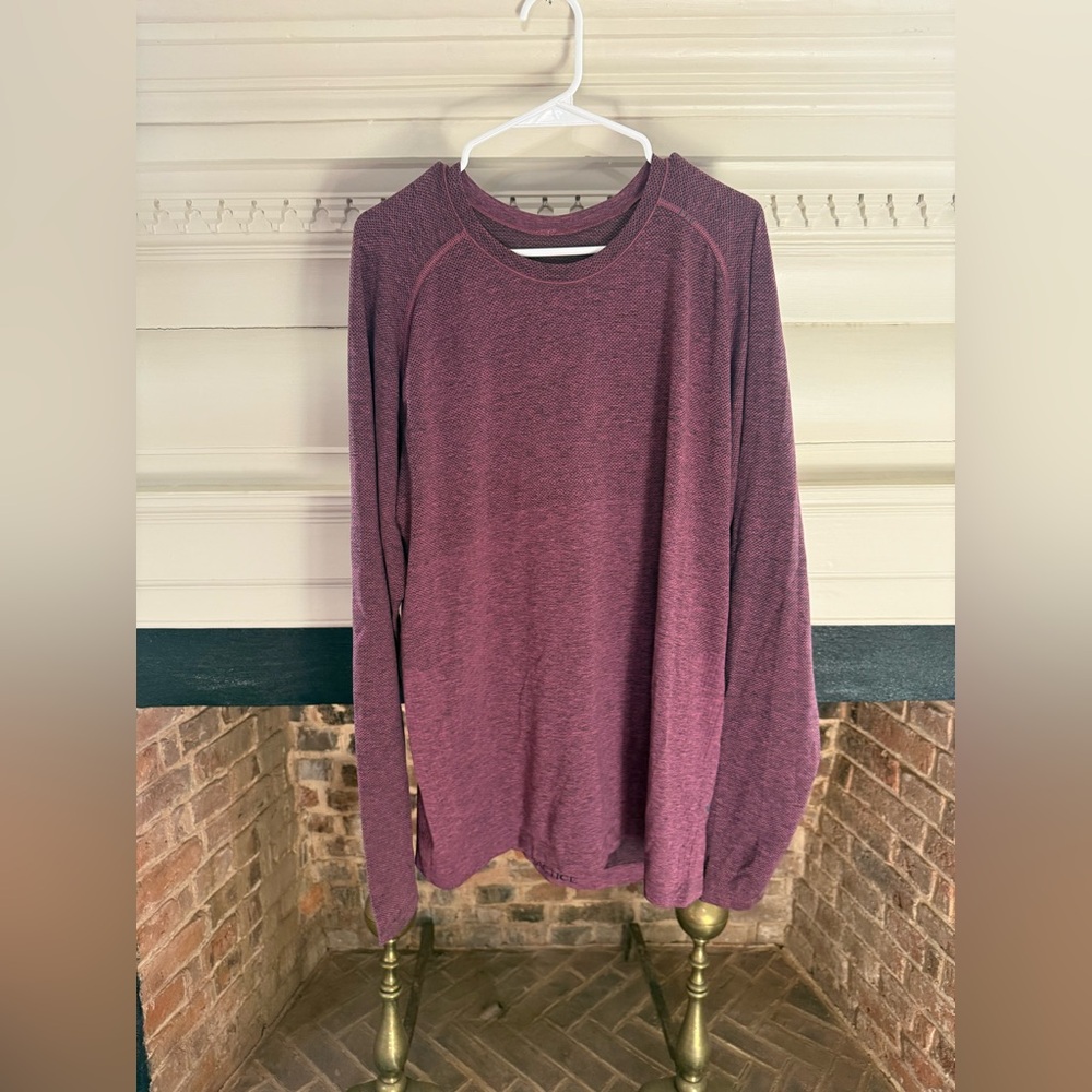 Lululemon Shirt Mens Size XL Long Sleeve Metal Vent Tech Activewear Top